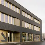 Aussenansicht des Firmengebäudes der Aurenus AG – Ihr Schweizer Partner für professionelle B2B Leadgenerierung und Vertriebsunterstützung.