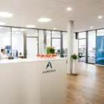 Der einladende und professionelle Eingangsbereich der Aurenus AG – Willkommen beim Schweizer Spezialisten für B2B Leadgenerierung.